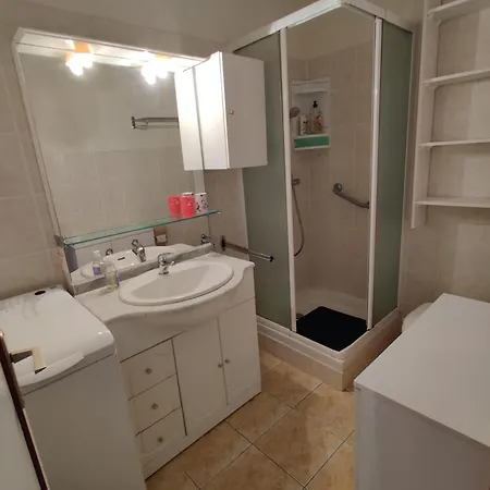 Climatisé Proche Et Centre-ville Apartamento Sainte-Maxime